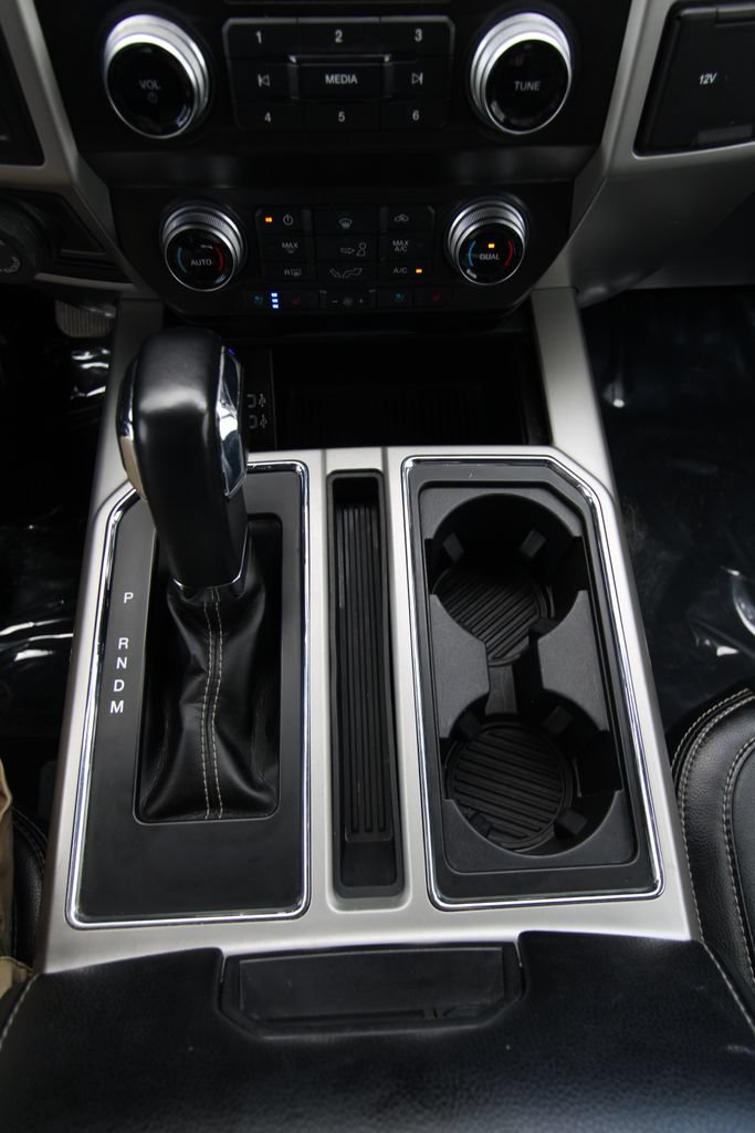 Used 2020 Ford F150 Lariat w/ Equipment Group 502A Luxury AWD/4WD image 26
