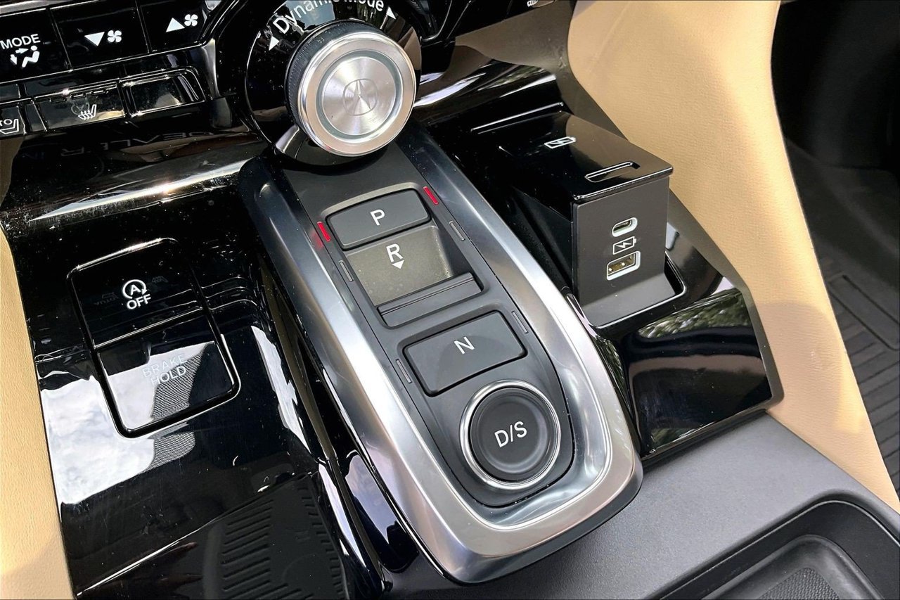 Used 2025 Acura MDX w/ Technology Package FWD image 32