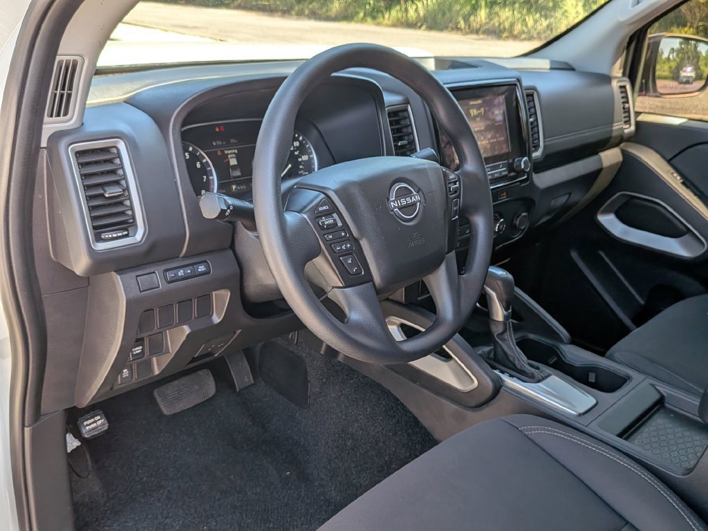 Certified 2024 Nissan Frontier SV w/ Tow Package RWD image 35