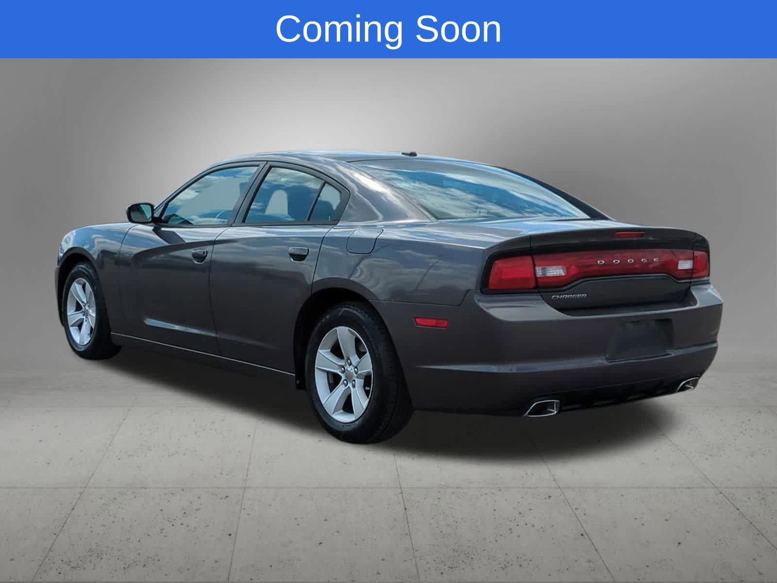 Used 2014 Dodge Charger SE RWD image 4