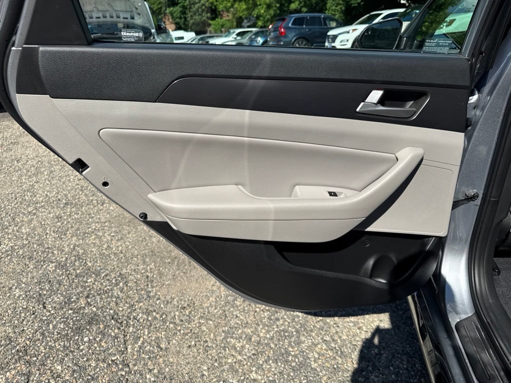 Used 2017 Hyundai Sonata Sport w/ Value Edition Package 02 FWD image 17