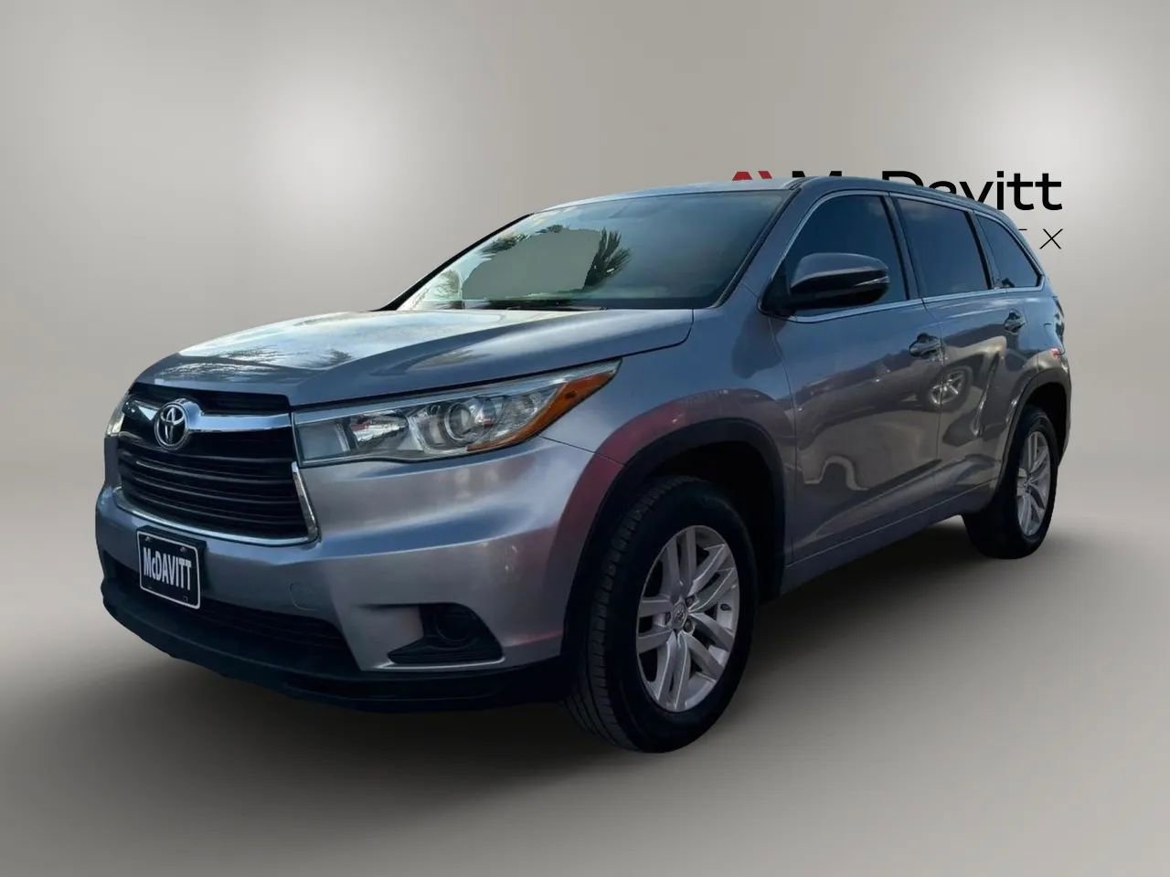 Used 2015 Toyota Highlander LE FWD image 3