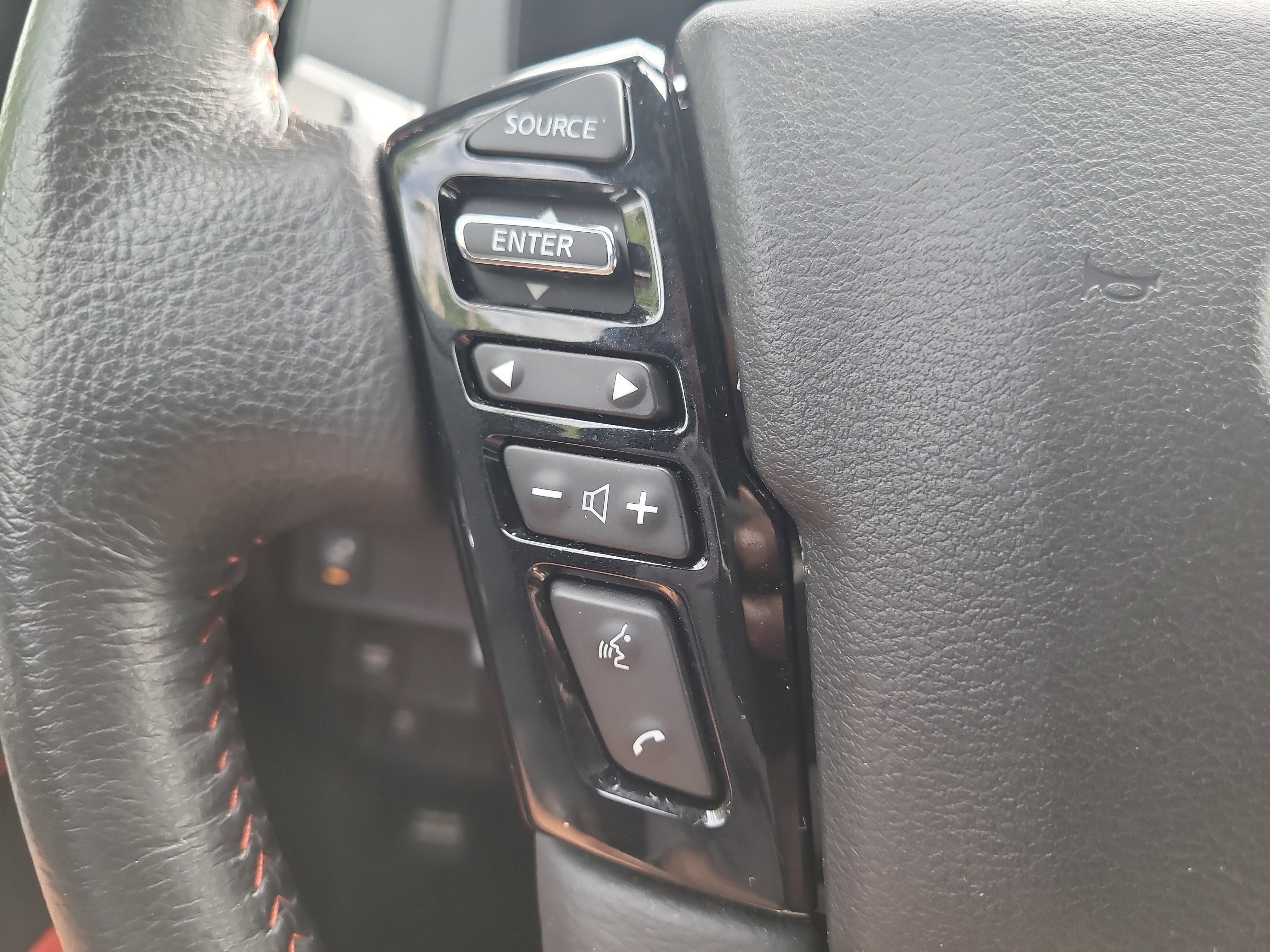 Used 2025 Nissan Frontier Pro-X w/ Tow Package image 31