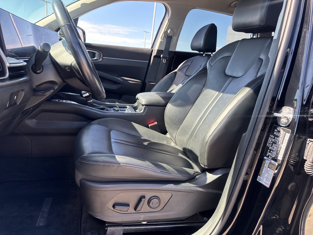 Used 2024 Kia Sorento S AWD/4WD image 16
