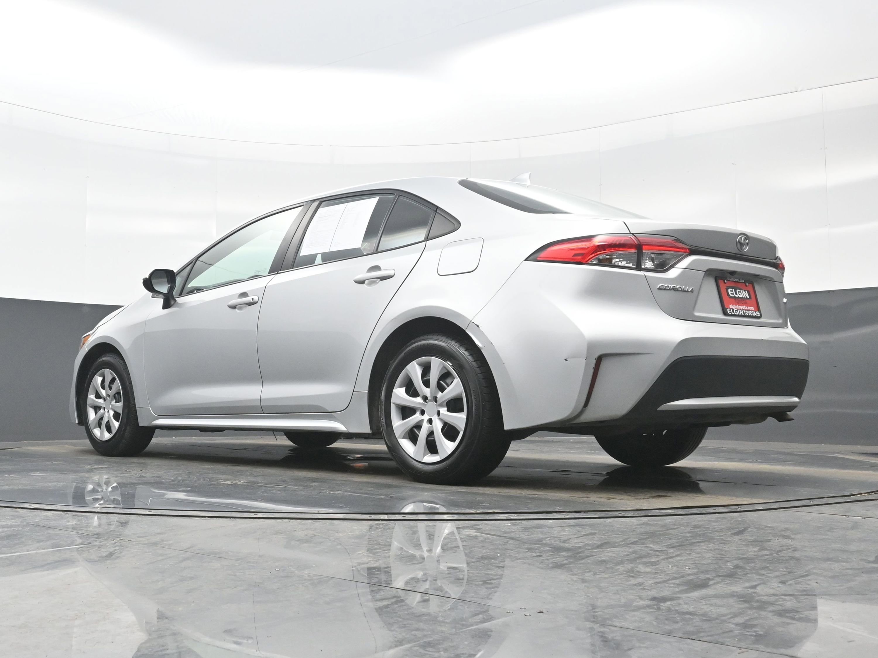 Used 2022 Toyota Corolla LE image 26