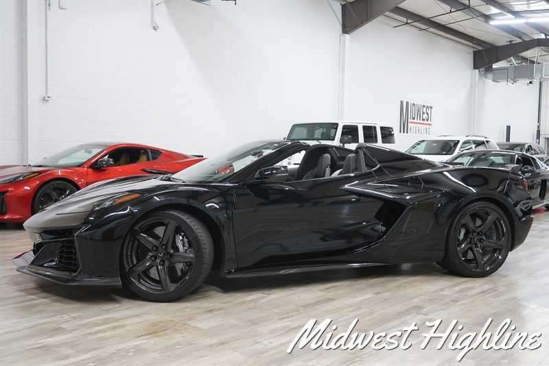 Used 2023 Chevrolet Corvette Z06 image 2