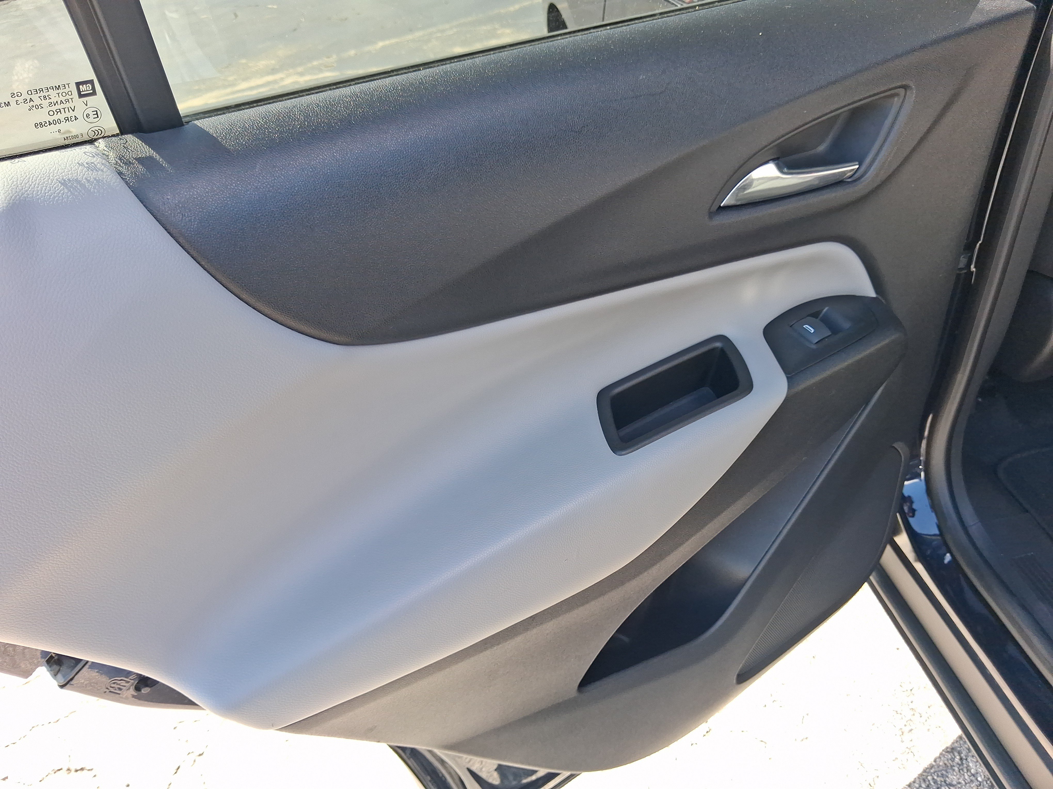 Used 2020 Chevrolet Equinox LT FWD image 25