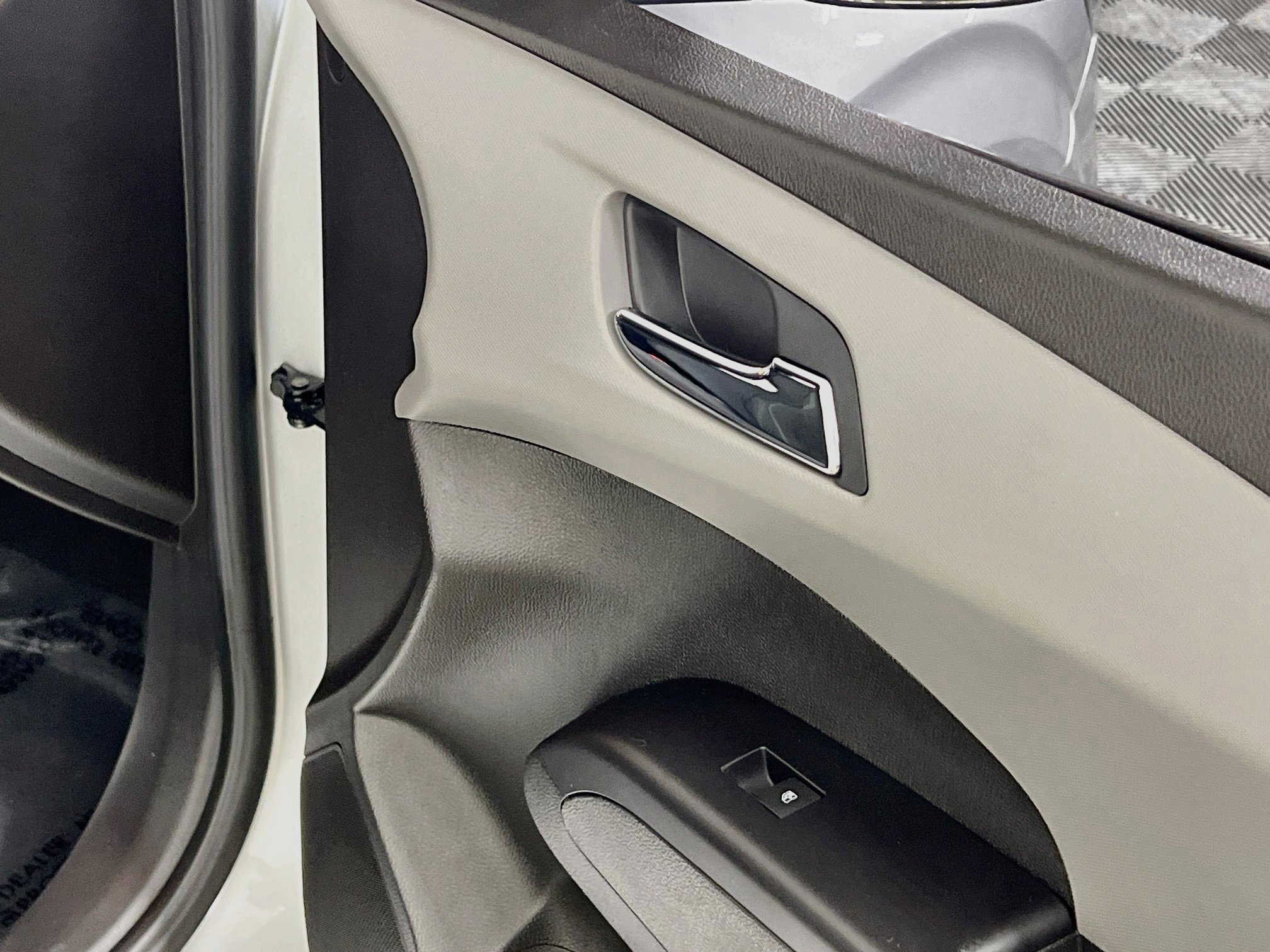 Used 2020 Chevrolet Sonic LT FWD image 32
