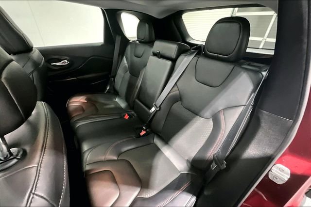 Used 2021 Jeep Cherokee Trailhawk w/ Sun & Sound Group image 22