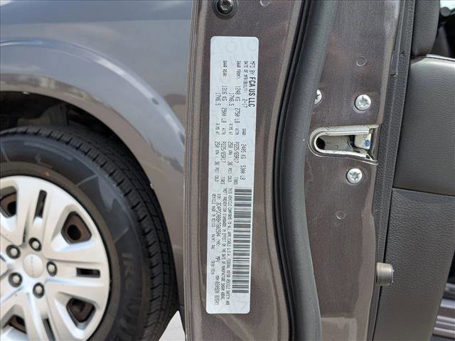 Used 2017 Dodge Journey SE w/ Flexible Seating Group image 25