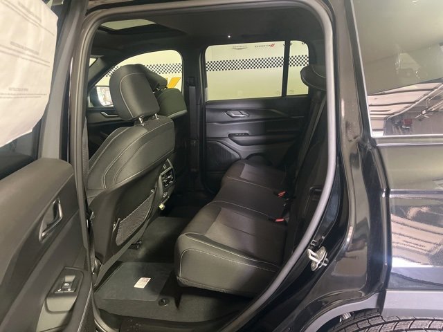 New 2025 Jeep Grand Cherokee Laredo X w/ Luxury Tech Group I image 24