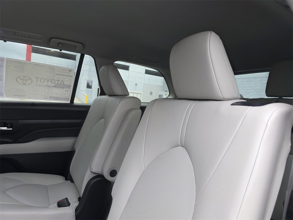 New 2026 Toyota Grand Highlander XLE image 22