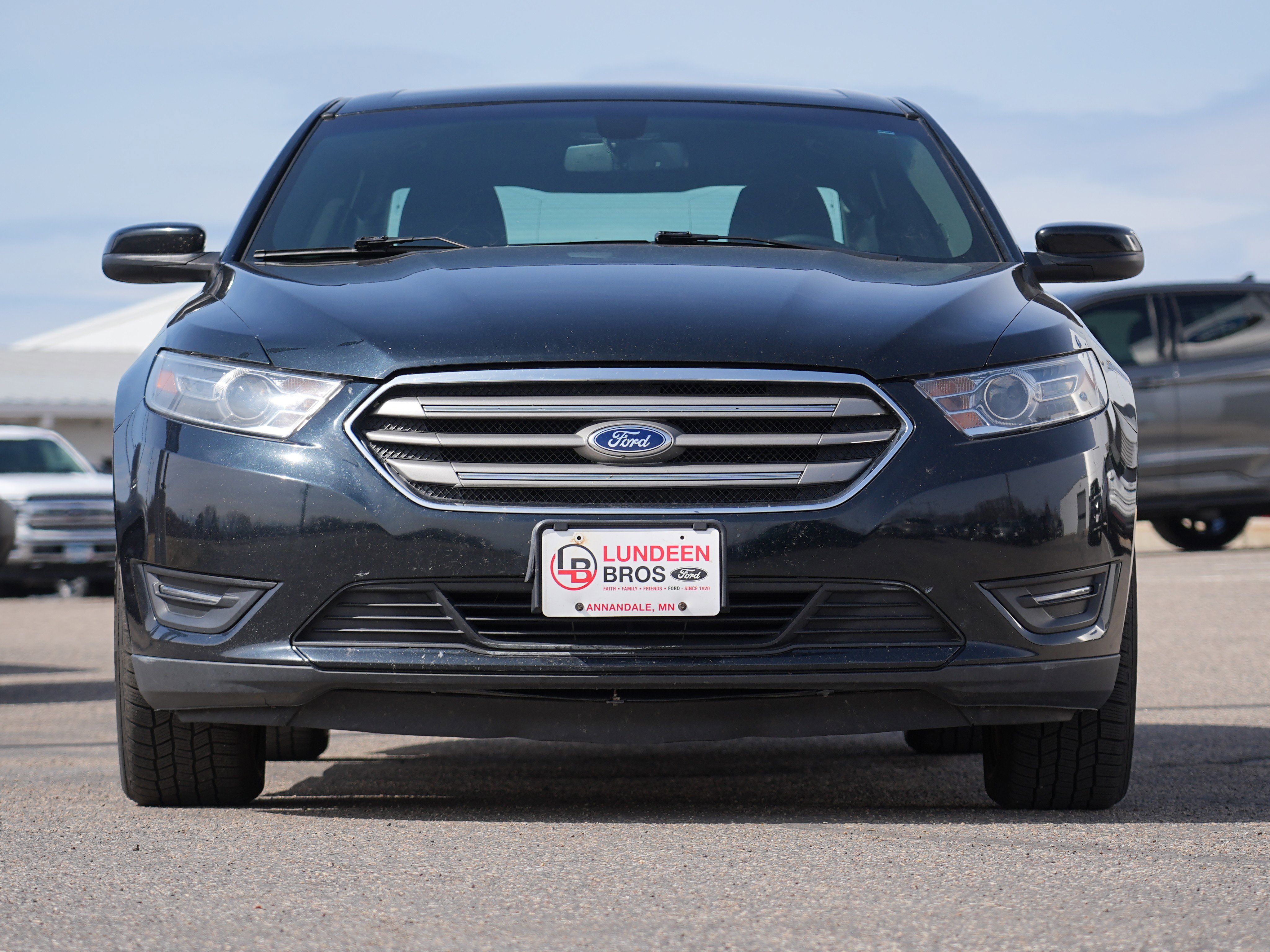 Used 2015 Ford Taurus SEL w/ Equipment Group 201A image 9