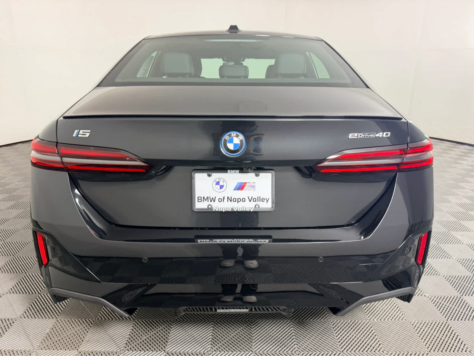 New 2027 BMW i5 eDrive40 w/ M Sport Package RWD image 4