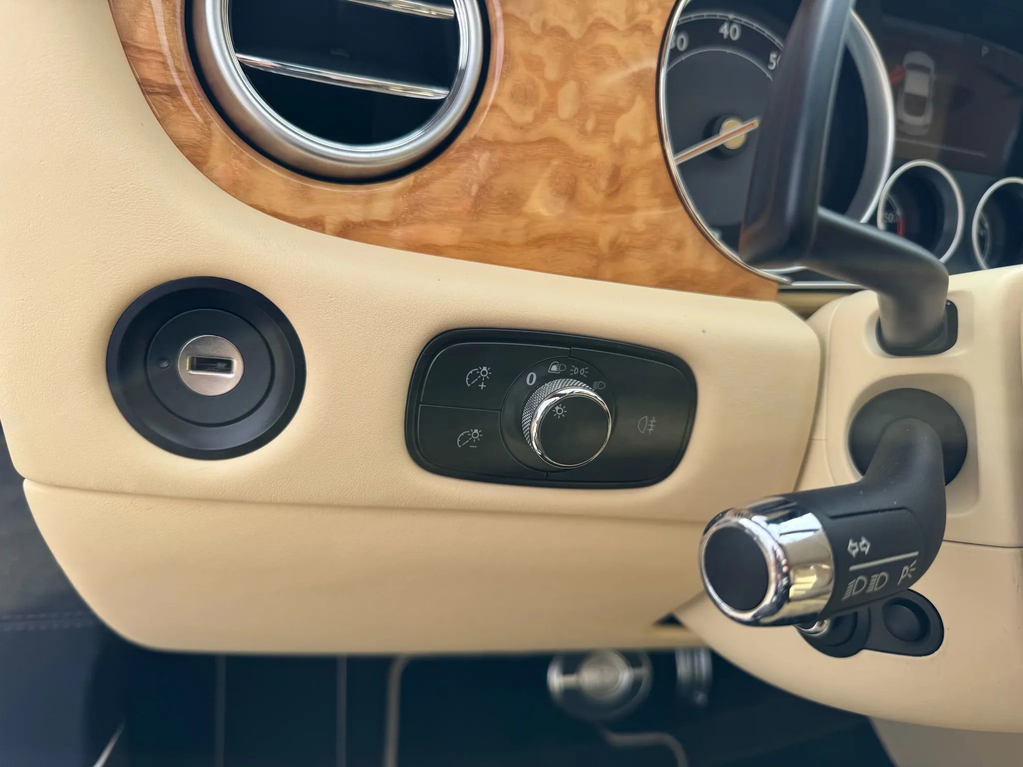 Used 2013 Bentley Continental GT w/ Touring Specification Pkg image 33