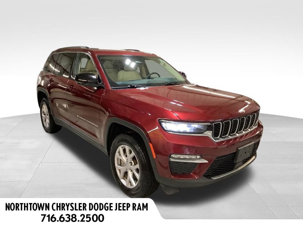 Used 2022 Jeep Grand Cherokee Limited AWD/4WD image 2