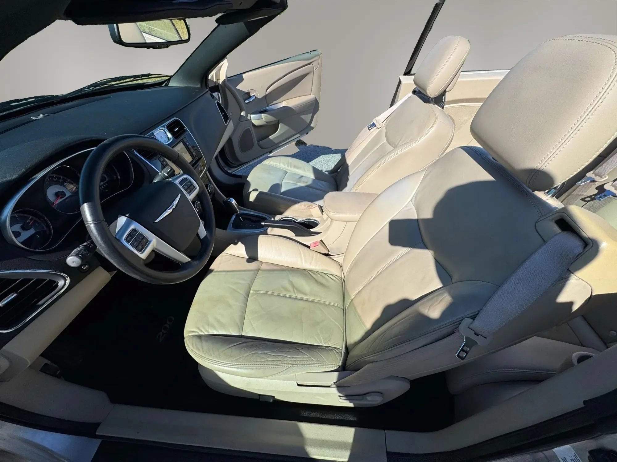 Used 2011 Chrysler 200 Limited FWD image 19