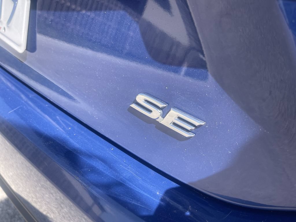 Used 2025 Toyota Camry SE FWD image 5
