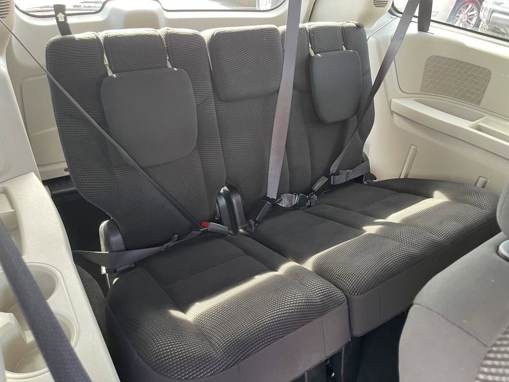 Used 2020 Dodge Grand Caravan SE w/ UConnect Hands-Free Group FWD image 16