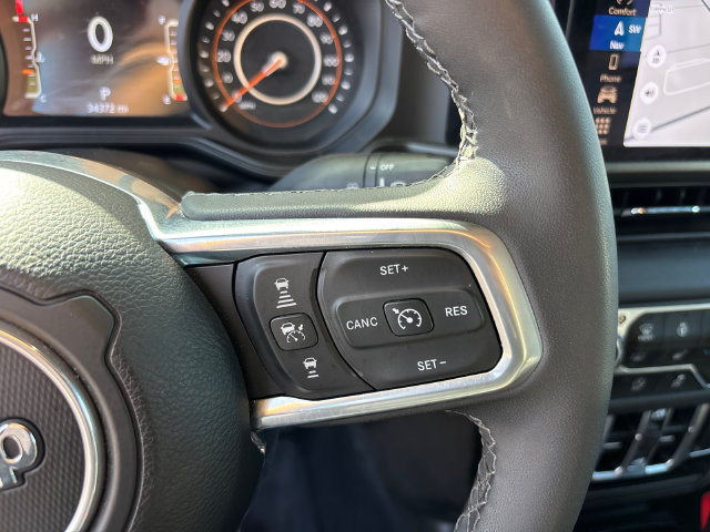 Used 2025 Jeep Wrangler Unlimited Sahara AWD/4WD image 20