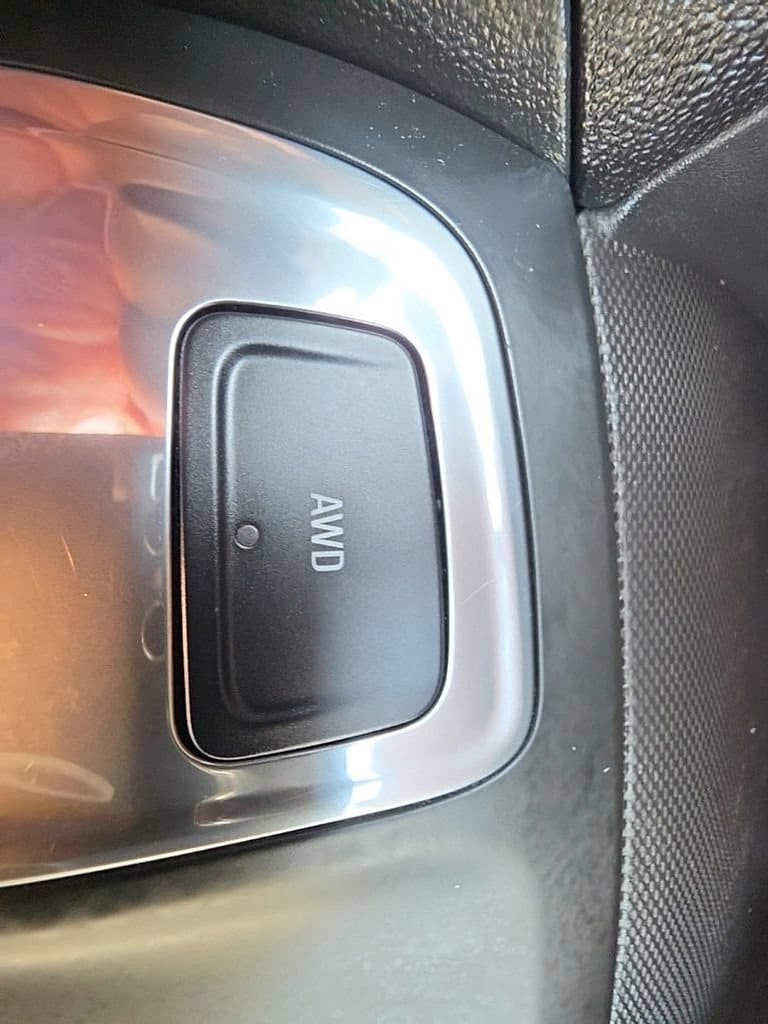 Used 2022 Chevrolet Equinox LS AWD/4WD image 19