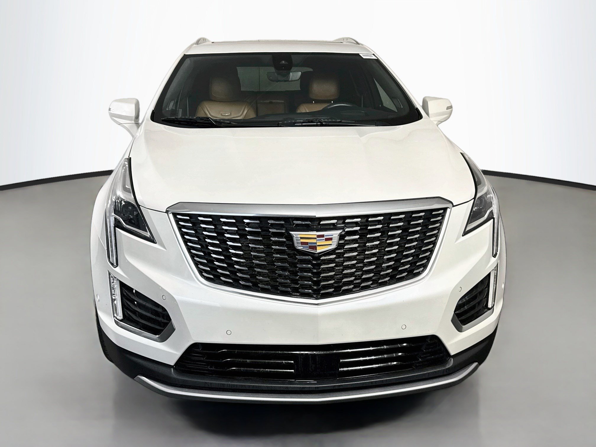Used 2020 Cadillac XT5 Premium Luxury FWD image 2