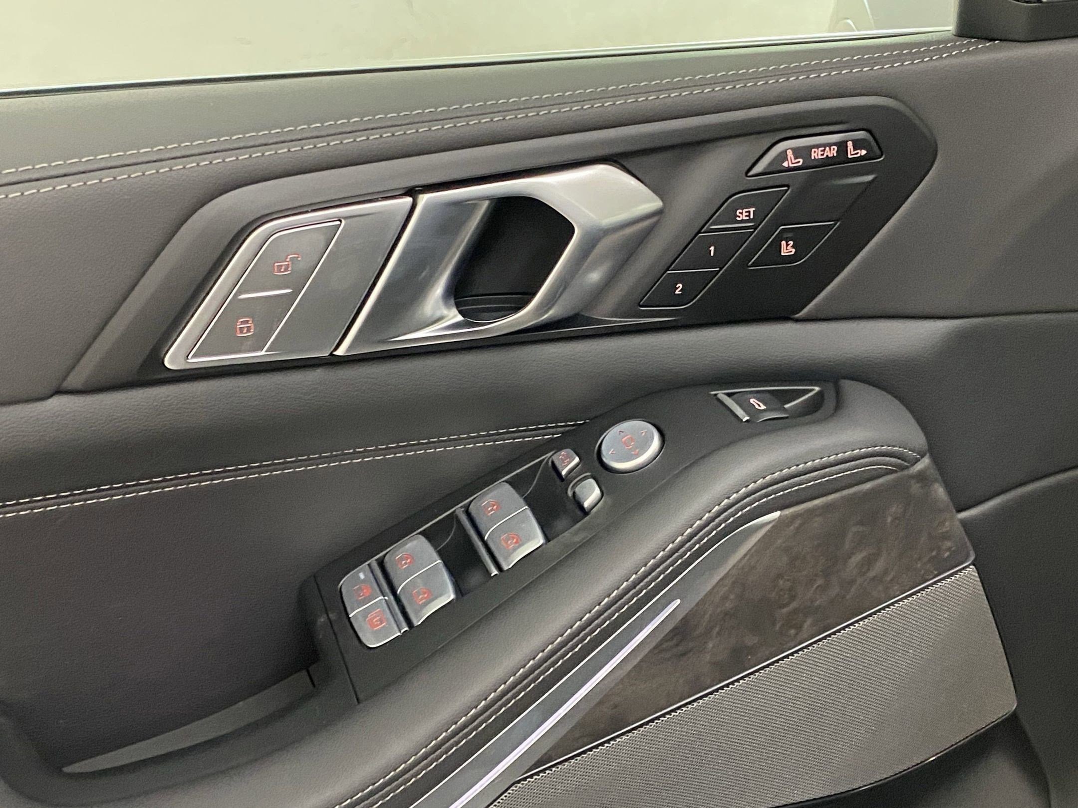 Used 2026 BMW X7 xDrive40i w/ Premium Package image 25