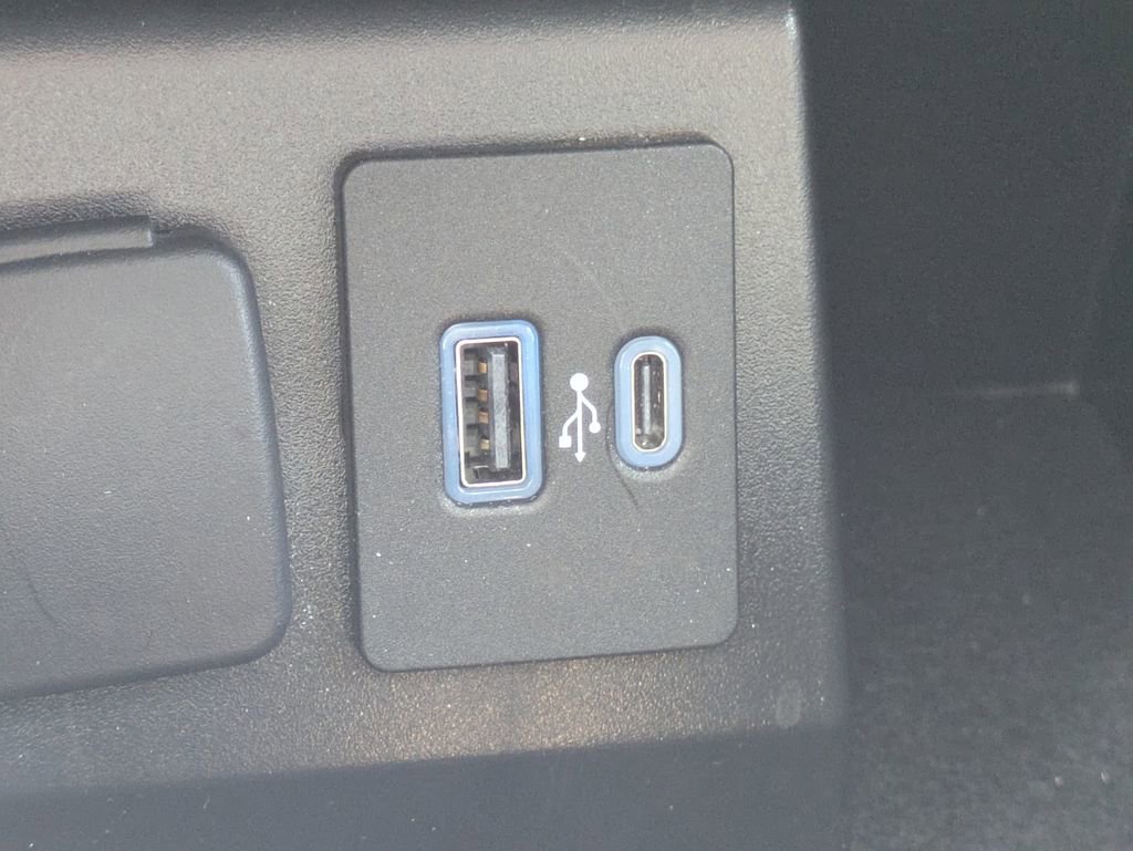 Certified 2022 Ford Explorer Platinum w/ Equipment Group 601A AWD/4WD image 23