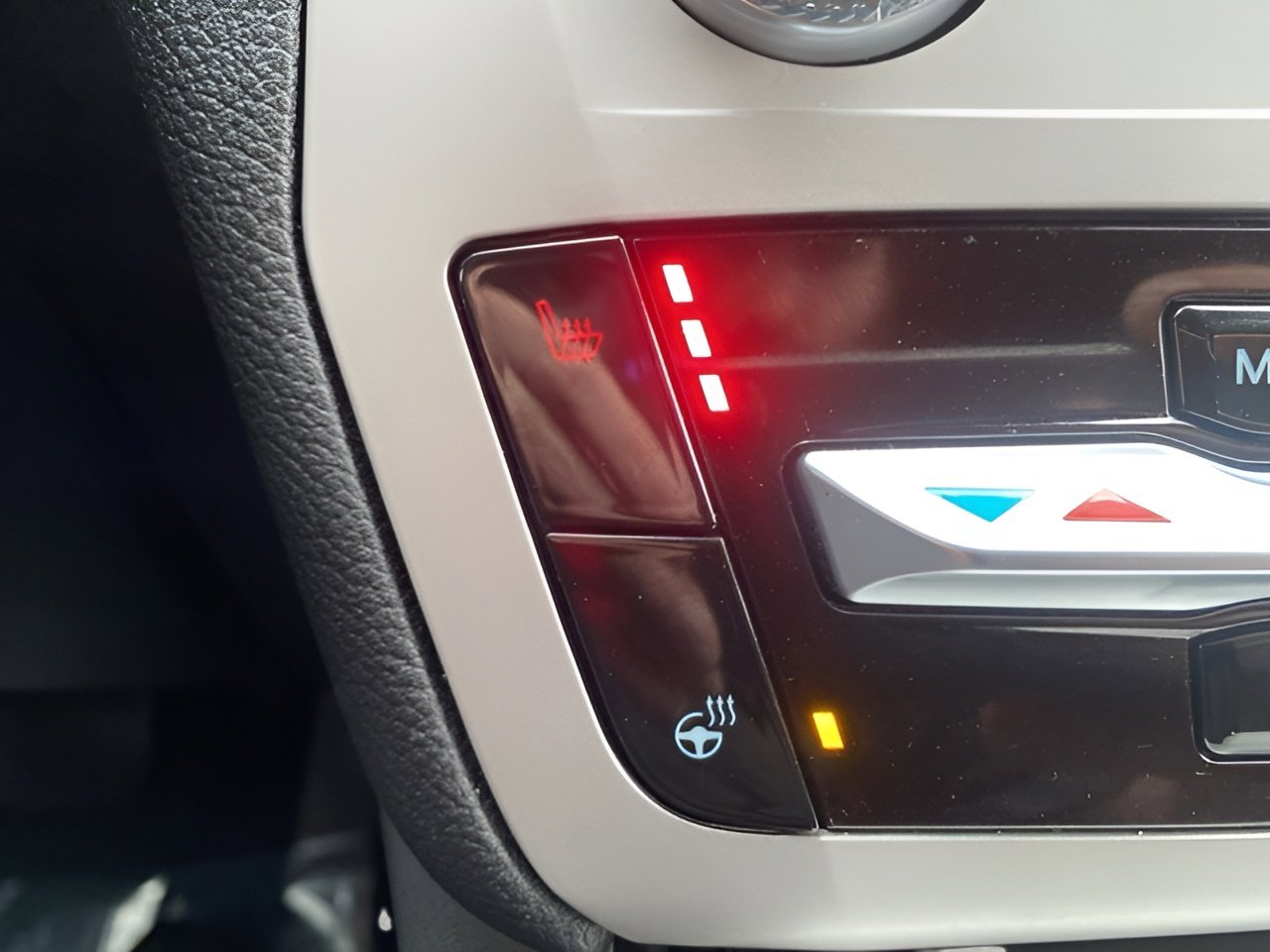 Used 2023 Ford Explorer XLT w/ Equipment Group 202A image 51