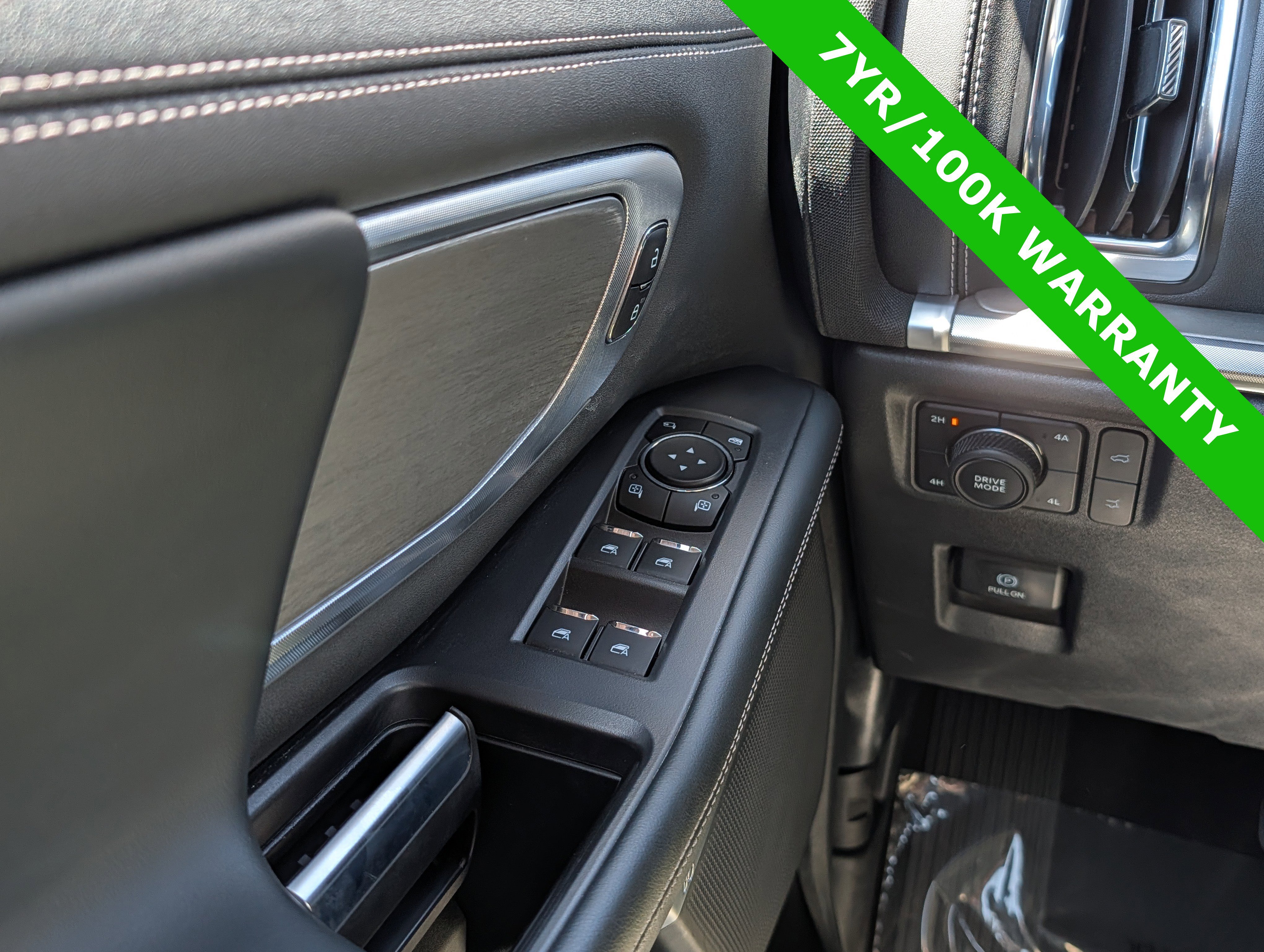 Used 2025 Ford Expedition Platinum AWD/4WD image 28