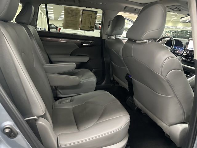 Used 2023 Toyota Highlander Platinum image 22
