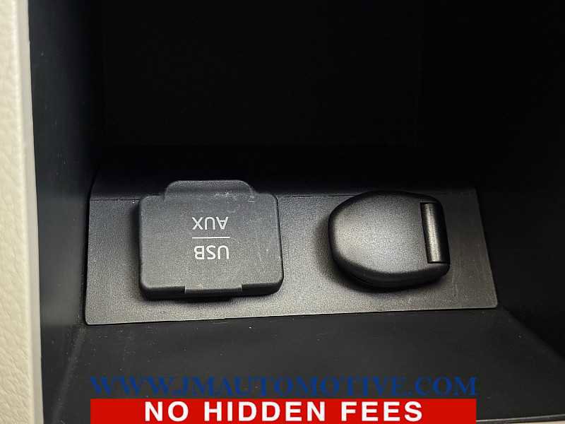 Used 2014 Nissan Sentra SL w/ Premium Package image 40