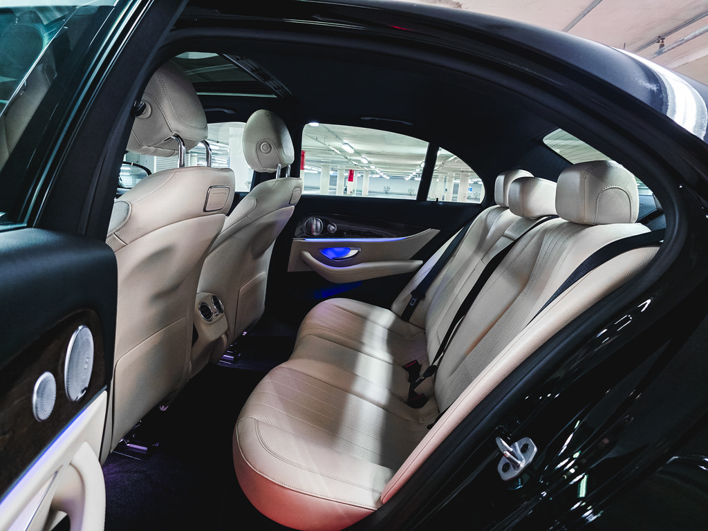 Used 2019 Mercedes-Benz E 300 4MATIC image 20