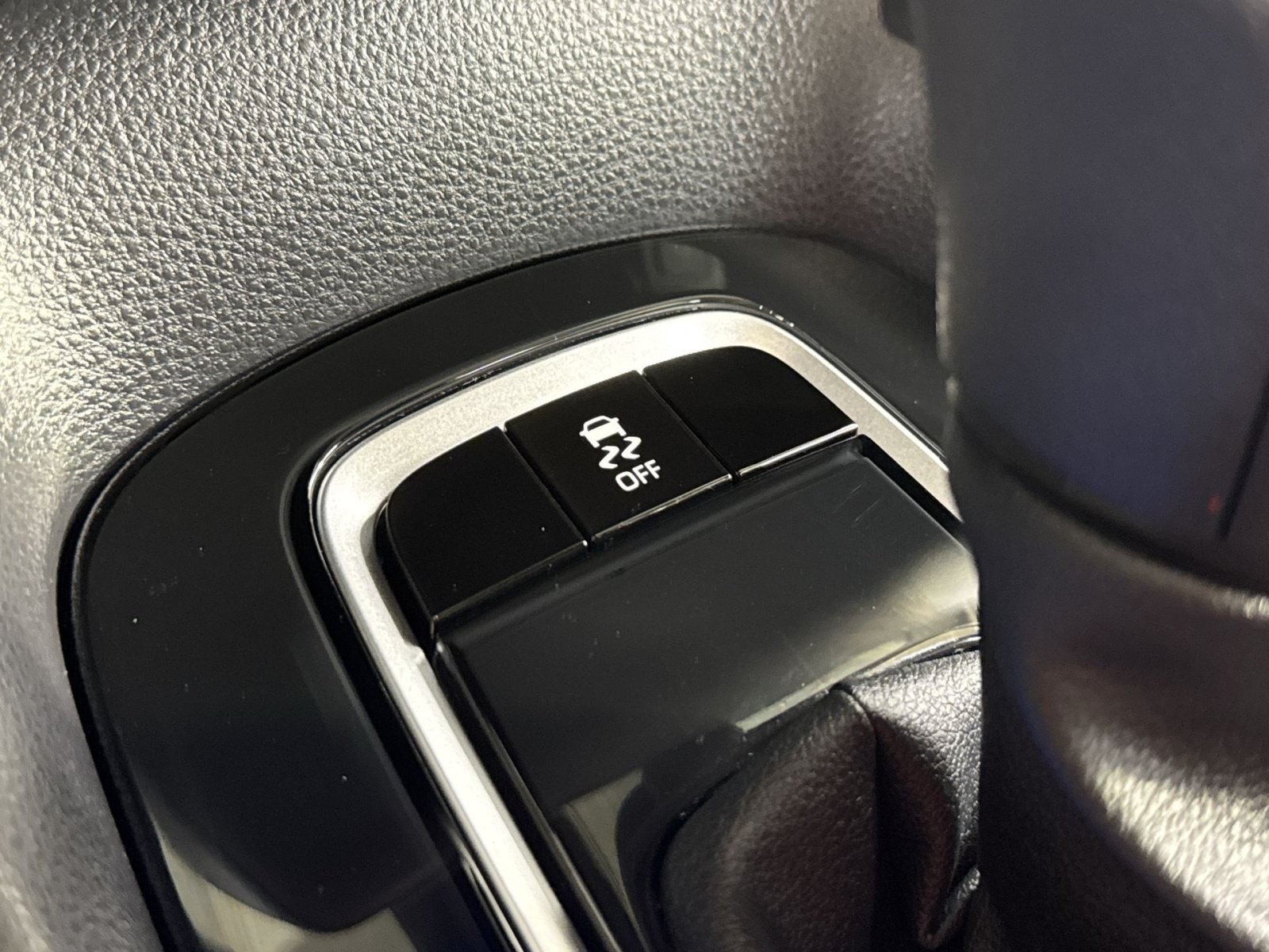 Used 2025 Toyota Corolla LE w/ Convenience Package FWD image 43