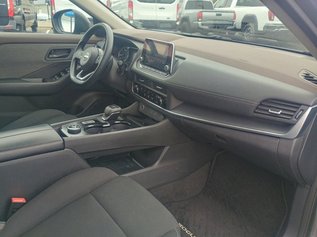 Used 2023 Nissan Rogue S AWD/4WD image 18