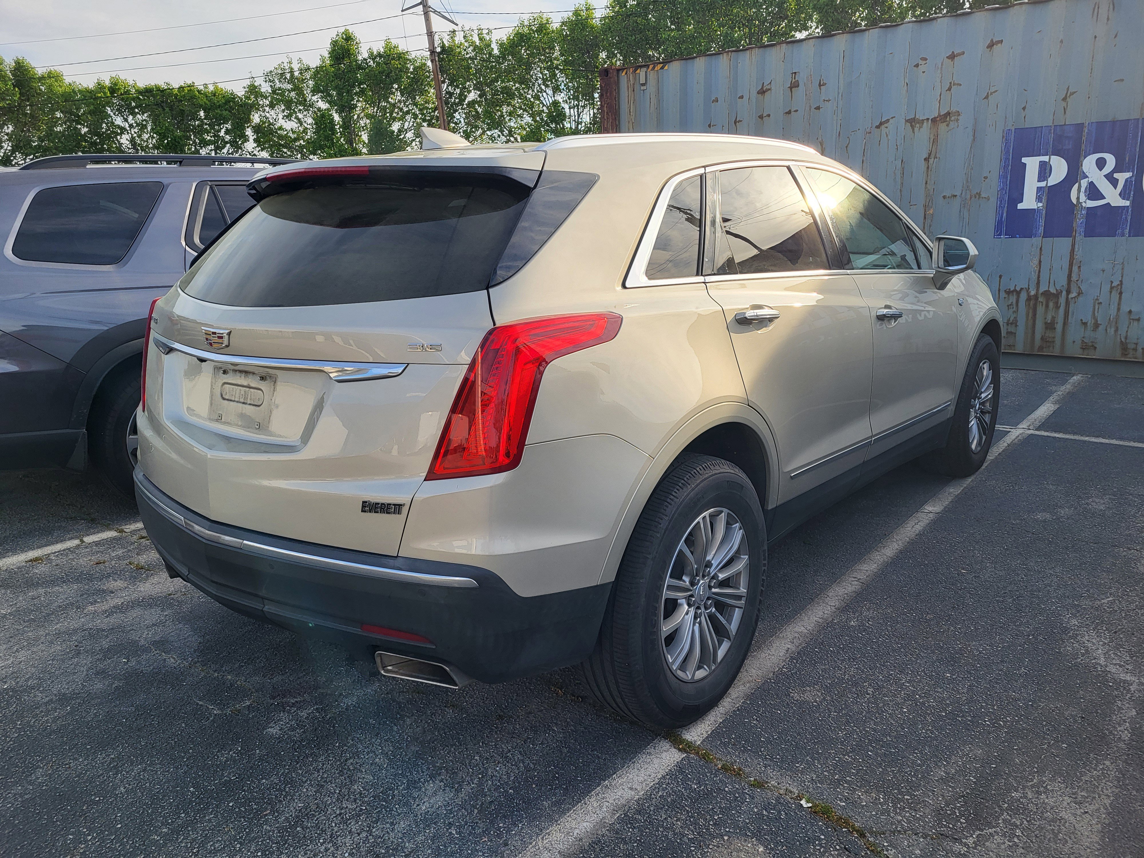 Used 2017 Cadillac XT5 Luxury w/ Driver Awareness Package image 4