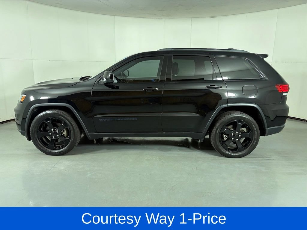 Used 2019 Jeep Grand Cherokee Laredo RWD image 6