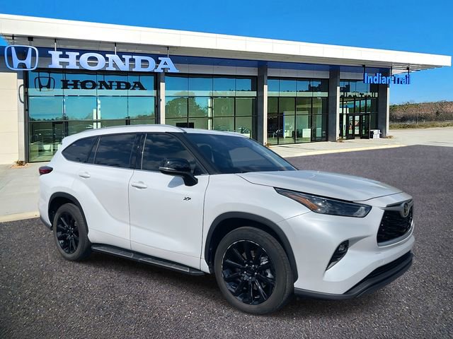 Used 2022 Toyota Highlander XLE