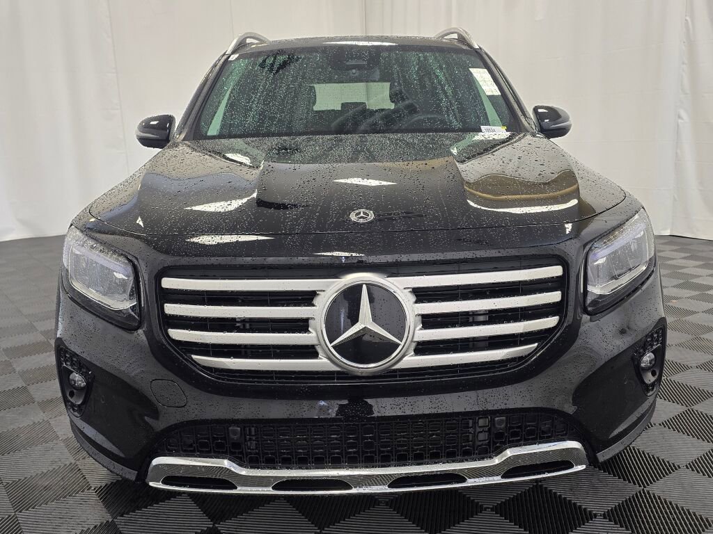 Used 2025 Mercedes-Benz GLB 250 4MATIC image 9