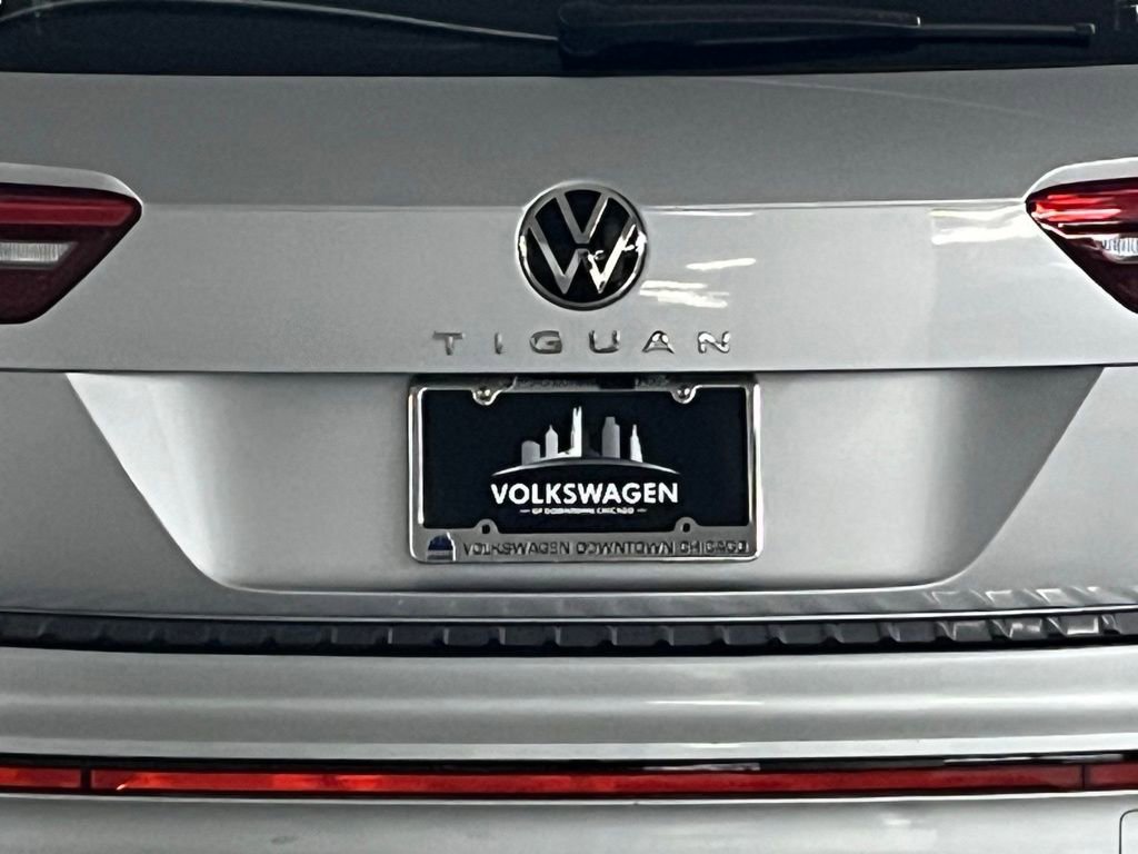 Used 2023 Volkswagen Tiguan SE R-Line AWD/4WD image 35