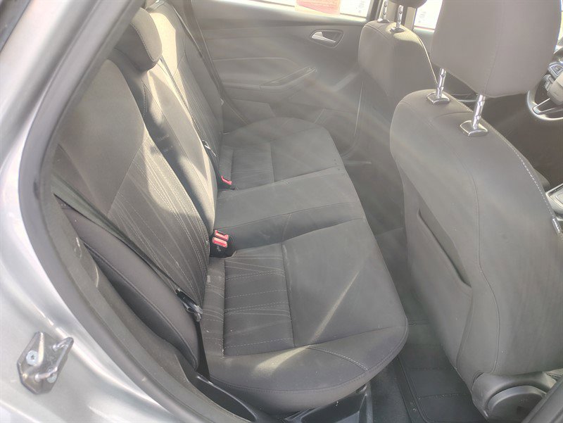 Used 2017 Ford Focus SE image 8