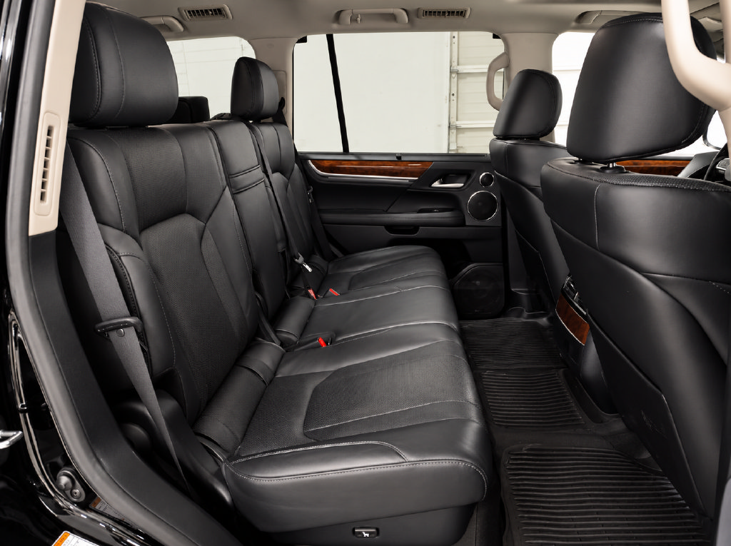 Used 2016 Lexus LX 570 4WD w/ Luxury Package image 12