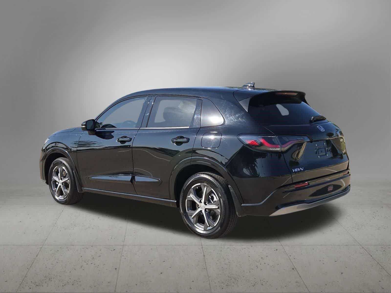 Used 2023 Honda HR-V EX-L image 4