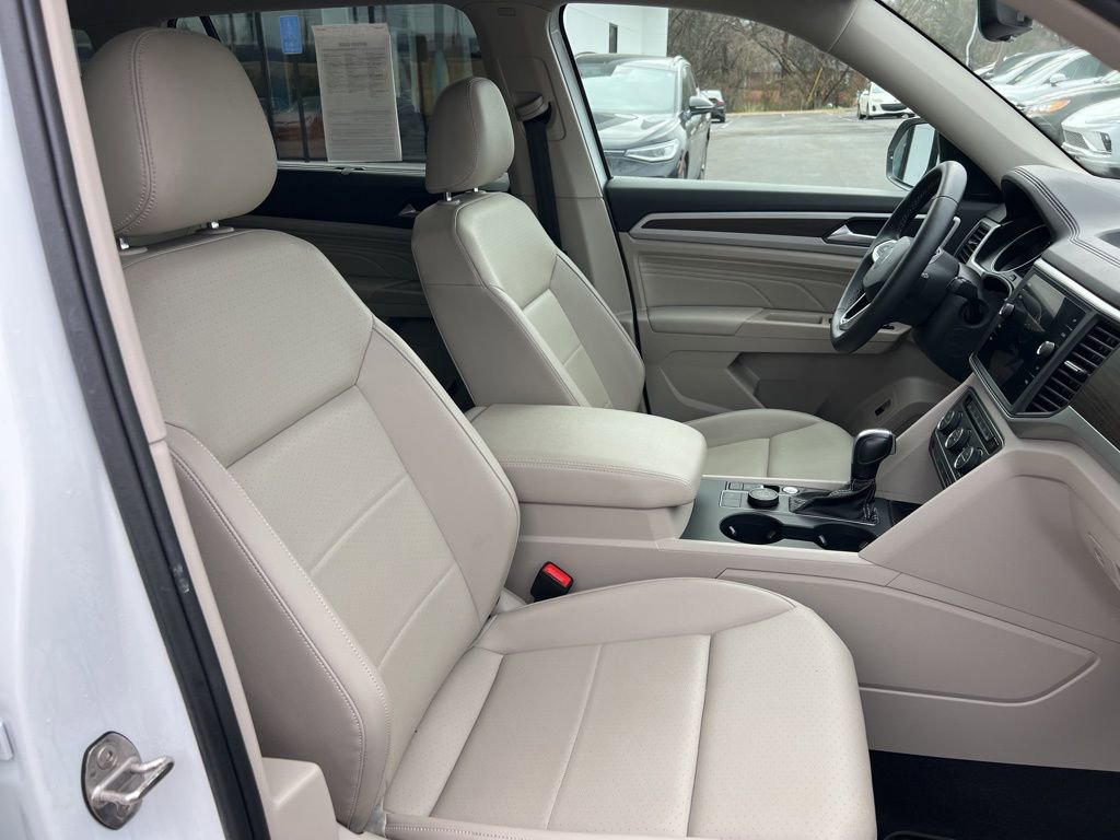 Used 2021 Volkswagen Atlas SE w/ Panoramic Sunroof Package image 24