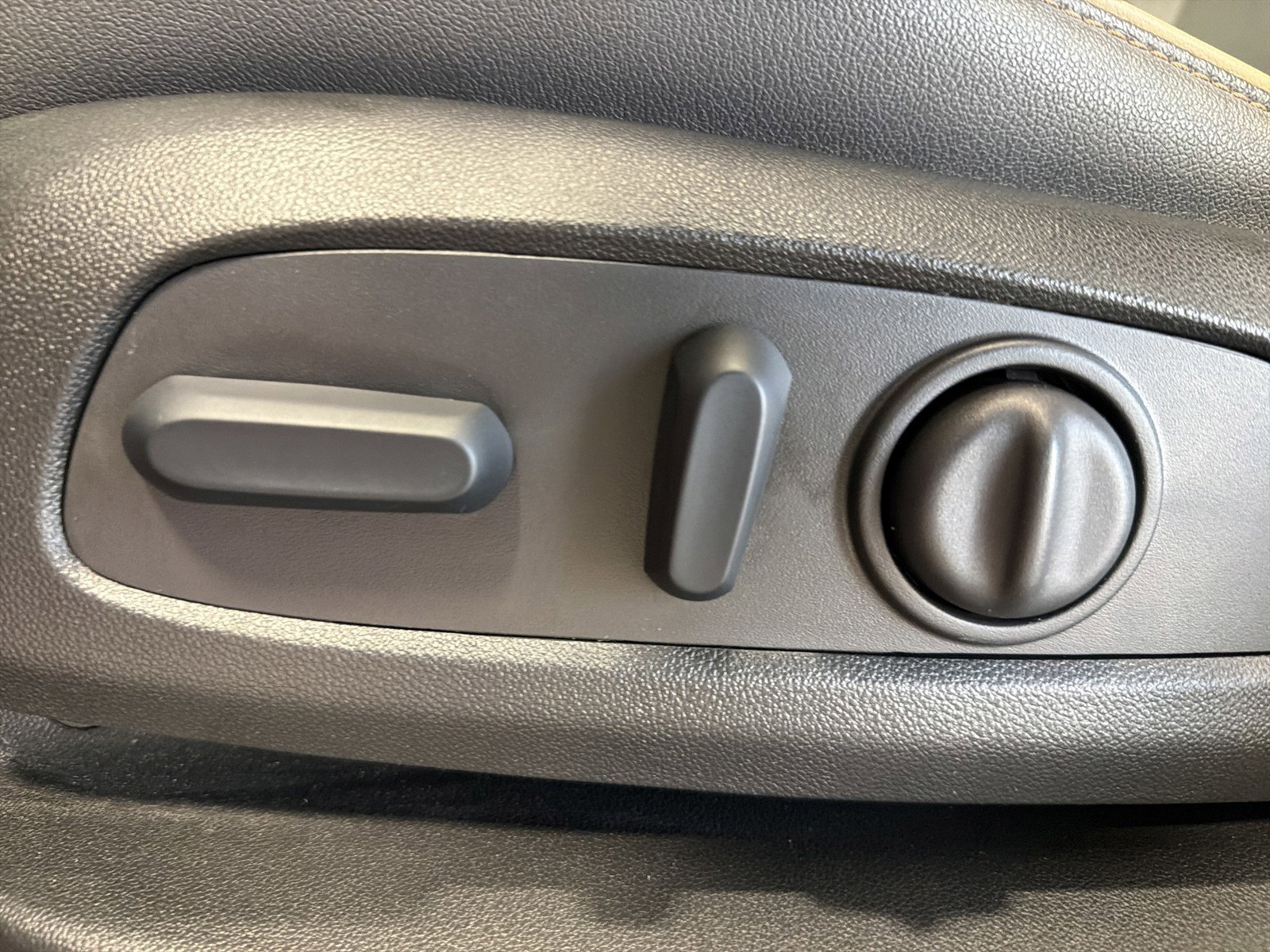 Used 2024 Chevrolet Blazer Premier image 20