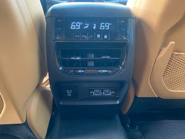 Used 2024 Jeep Grand Cherokee Summit image 31