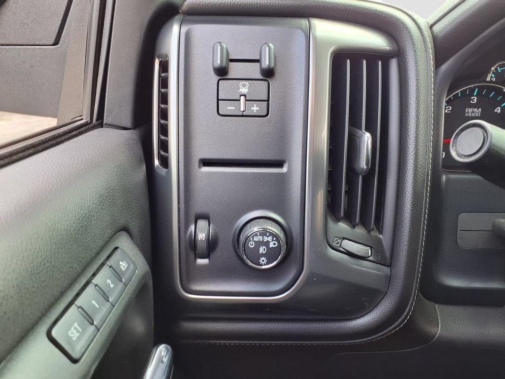 Used 2016 Chevrolet Silverado 1500 LTZ w/ Texas Edition RWD image 26