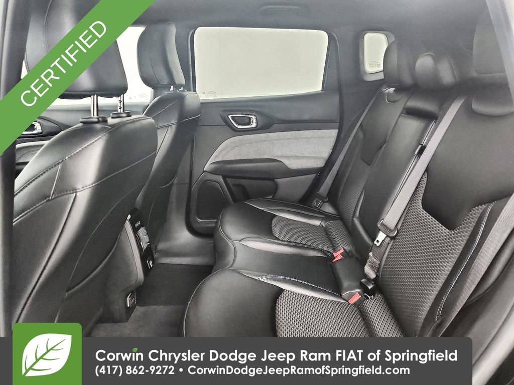 Used 2024 Jeep Compass Latitude image 30