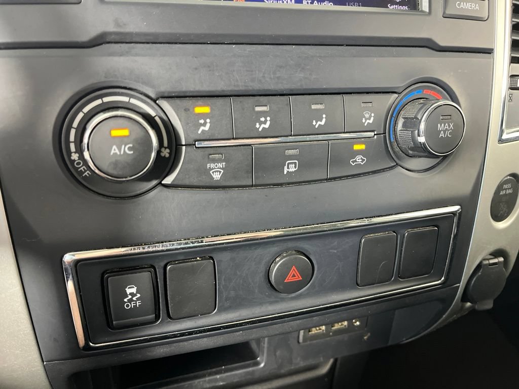 Used 2019 Nissan Titan SV RWD image 32