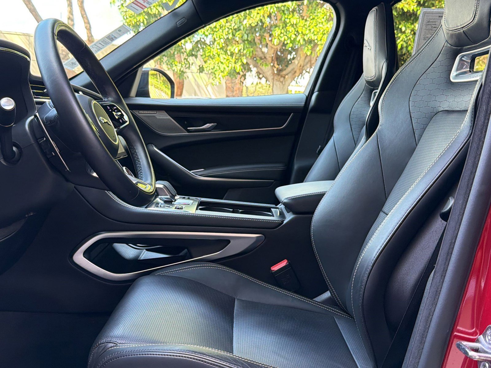 Used 2025 Jaguar F-PACE R-Dynamic S image 6